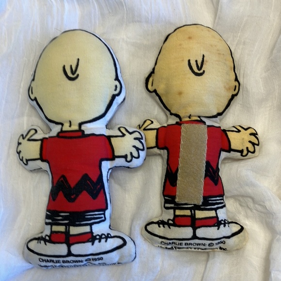 Two Vintage Mini Charlie Brown Pillows - Picture 6 of 9